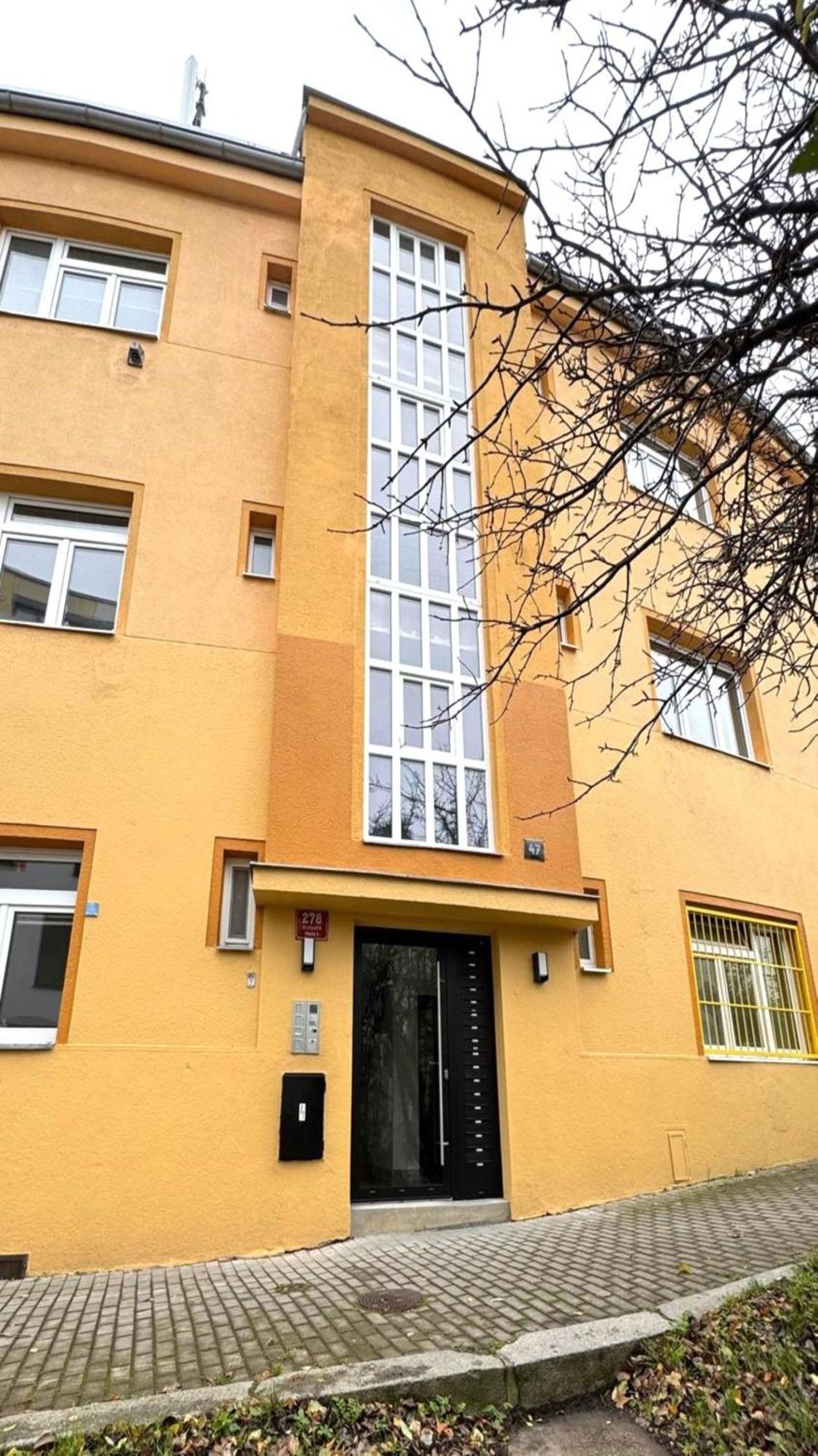 Short Way Apartments Praha Bagian luar foto